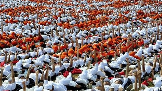 Video Of The Week - A New Human Domino Record