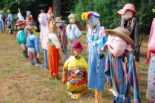 Scarecrow Stampede In Georgia Town