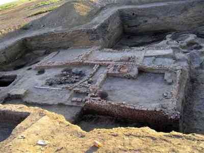 Archeologists Discover Artifacts from A 1000-Year Old Civilization