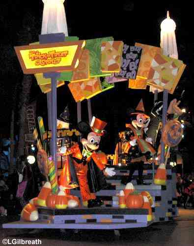 The Happiest Place On Earth Turns Spooooky!