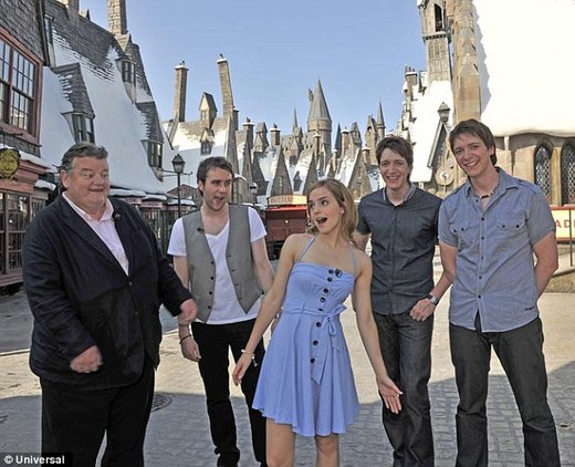 Potter's Wizarding World Receives A 'Thumbs Up' From Hermione!