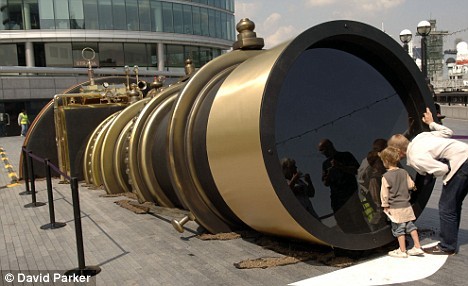 A Cool Piece of Art Links London and New York City