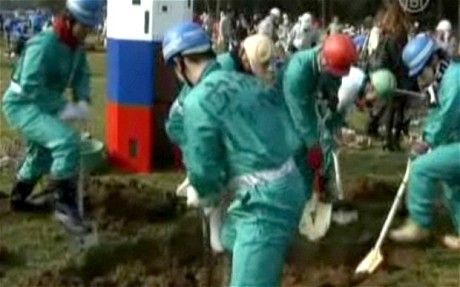Only In Japan - A National Hole Digging Competition!