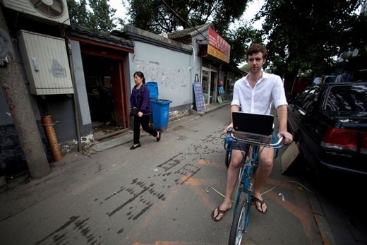 Canadian Artist Automates Chinese Calligraphy