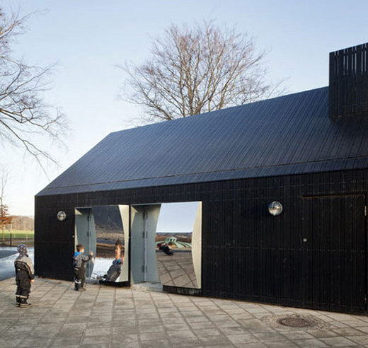 Copenhagen's Unusual Solution For Graffiti-Covered Building